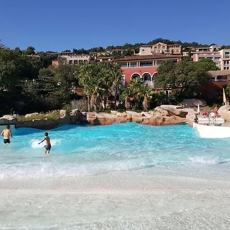 Les Restanques Glycines 2067 * Grimaud