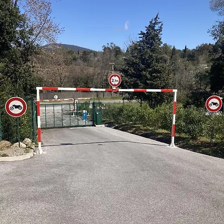 Les Restanques Glycines 2067 * Grimaud